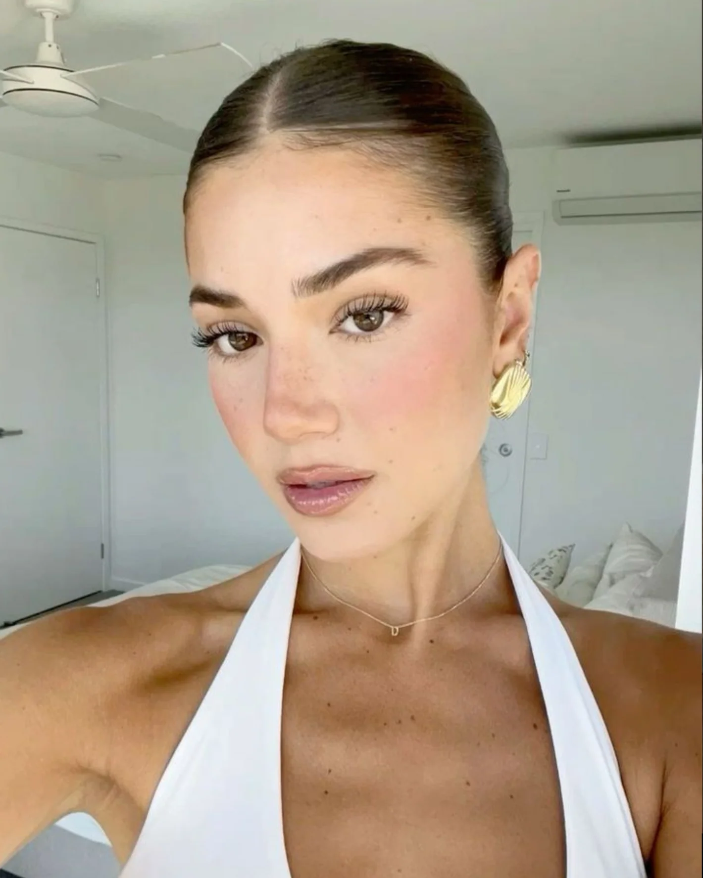 Fatima R., Dubai